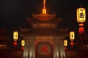 《九层台阶》人物关系封面，层叠台阶与侧光形成纵深